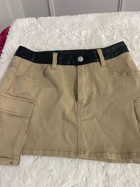 AKIRA Beige Mini Skirt with Black Faux-Leather Waistband